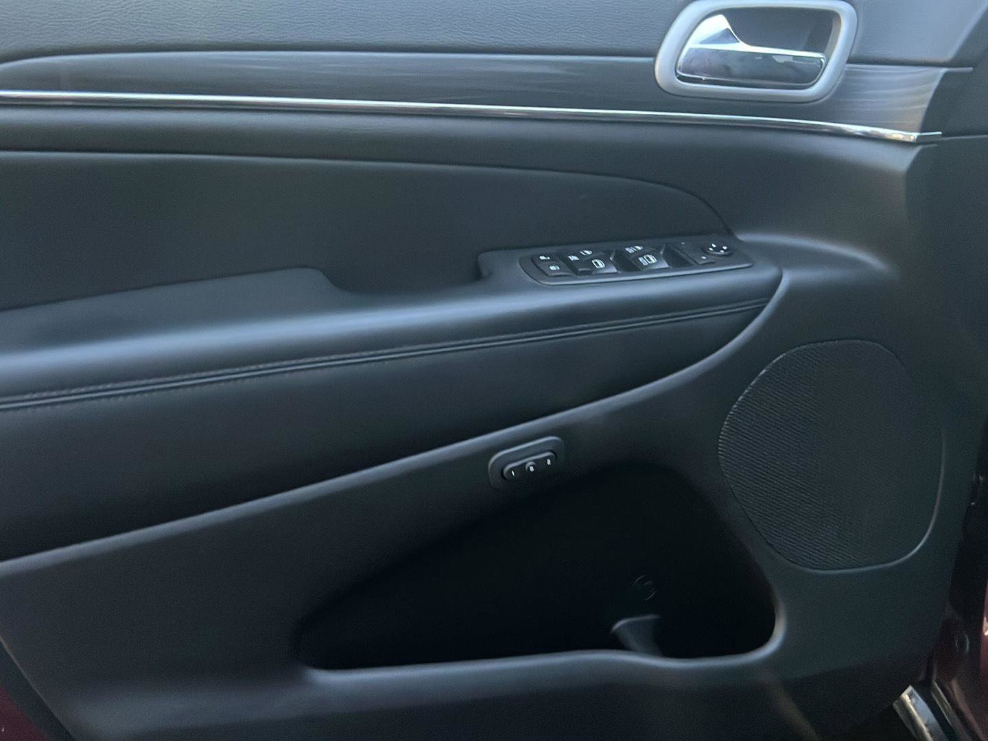 Used 2020 Jeep Grand Cherokee Limited w/ Trailer Tow Group IV image 5