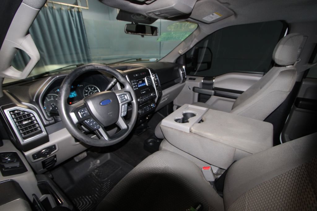 Used 2016 Ford F150 XLT image 2