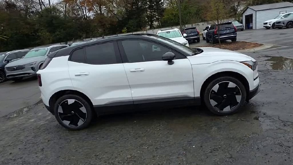 New 2025 Volvo EX30 Plus w/ Protection Package Premier AWD/4WD image 9