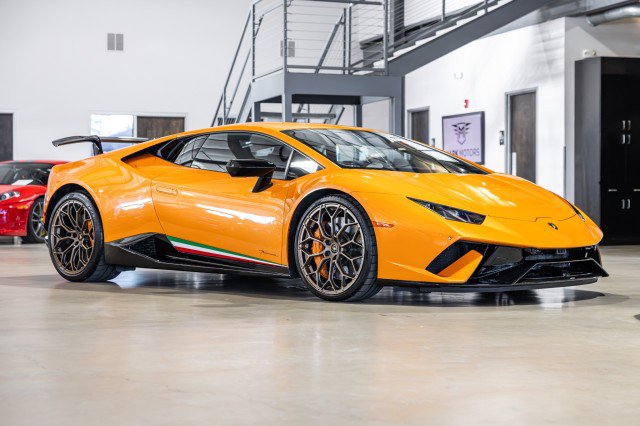Used 2018 Lamborghini Huracan Performante AWD/4WD image 8