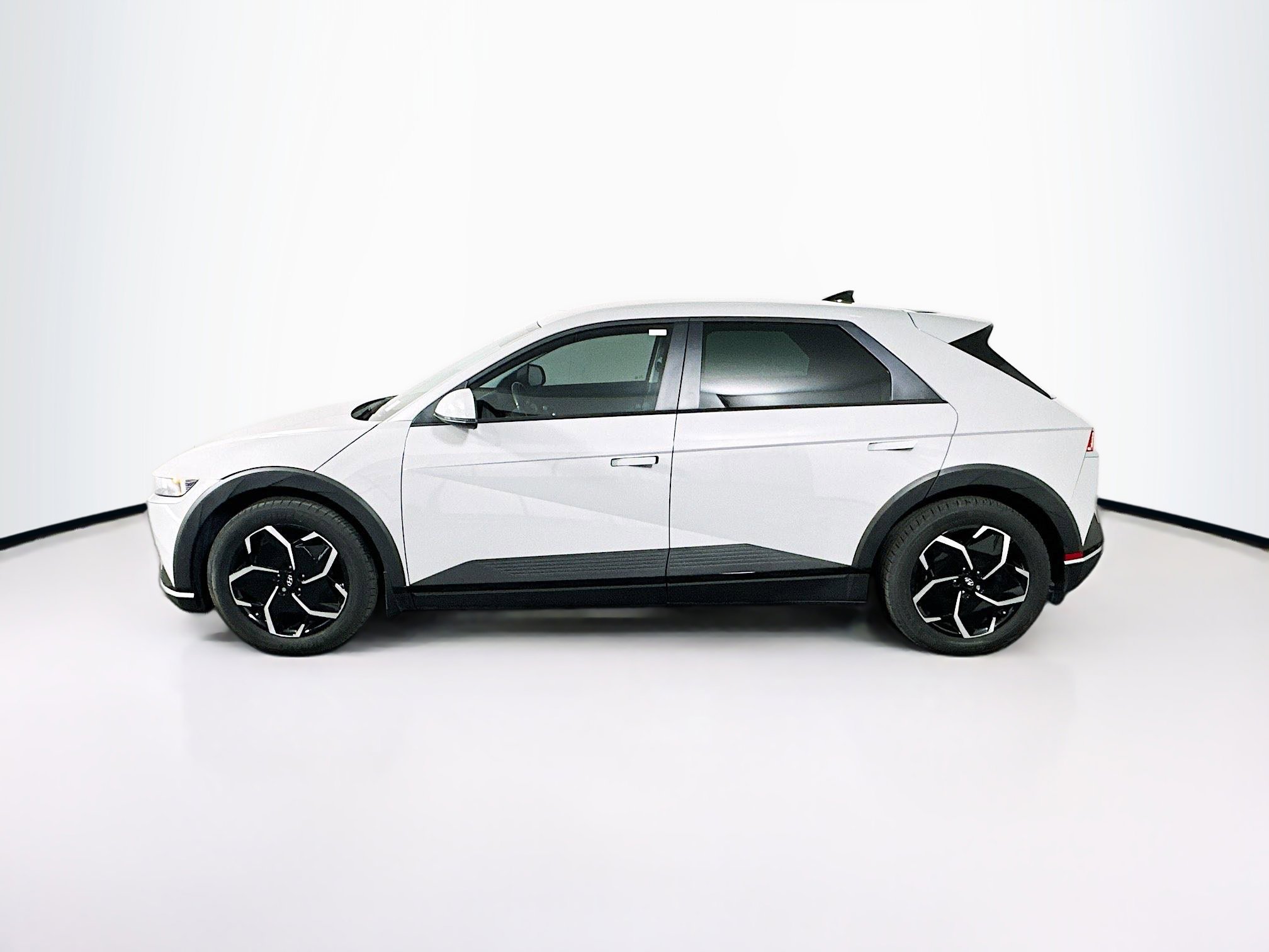 Used 2024 Hyundai Ioniq 5 SEL image 4