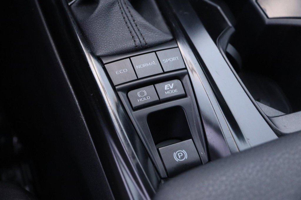 Used 2025 Toyota Camry LE image 19