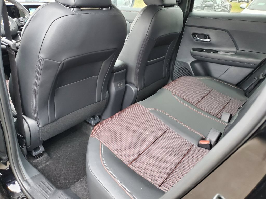 New 2026 Nissan Kicks SR w/ Cold Weather Package AWD/4WD image 12