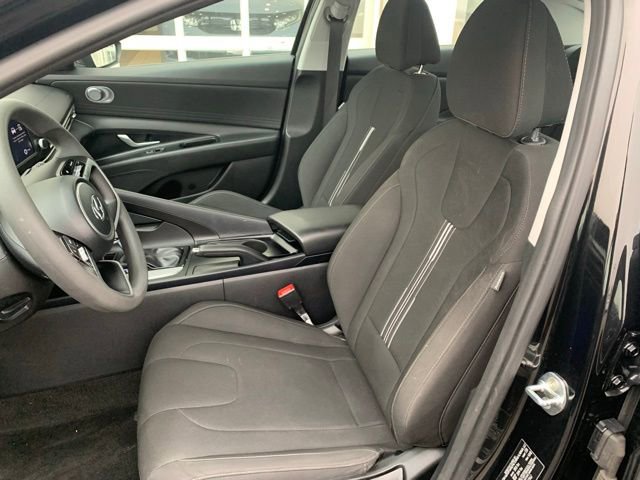 Used 2023 Hyundai Elantra SEL image 4