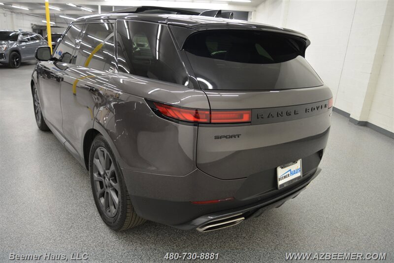 Used 2024 Land Rover Range Rover Sport SE image 12