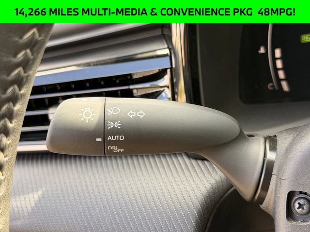 Used 2025 Toyota Camry SE FWD image 16
