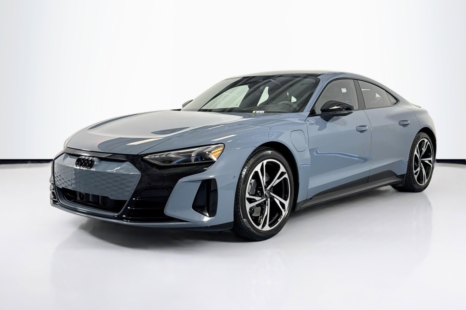 Used 2024 Audi e-tron GT Prestige AWD/4WD image 1