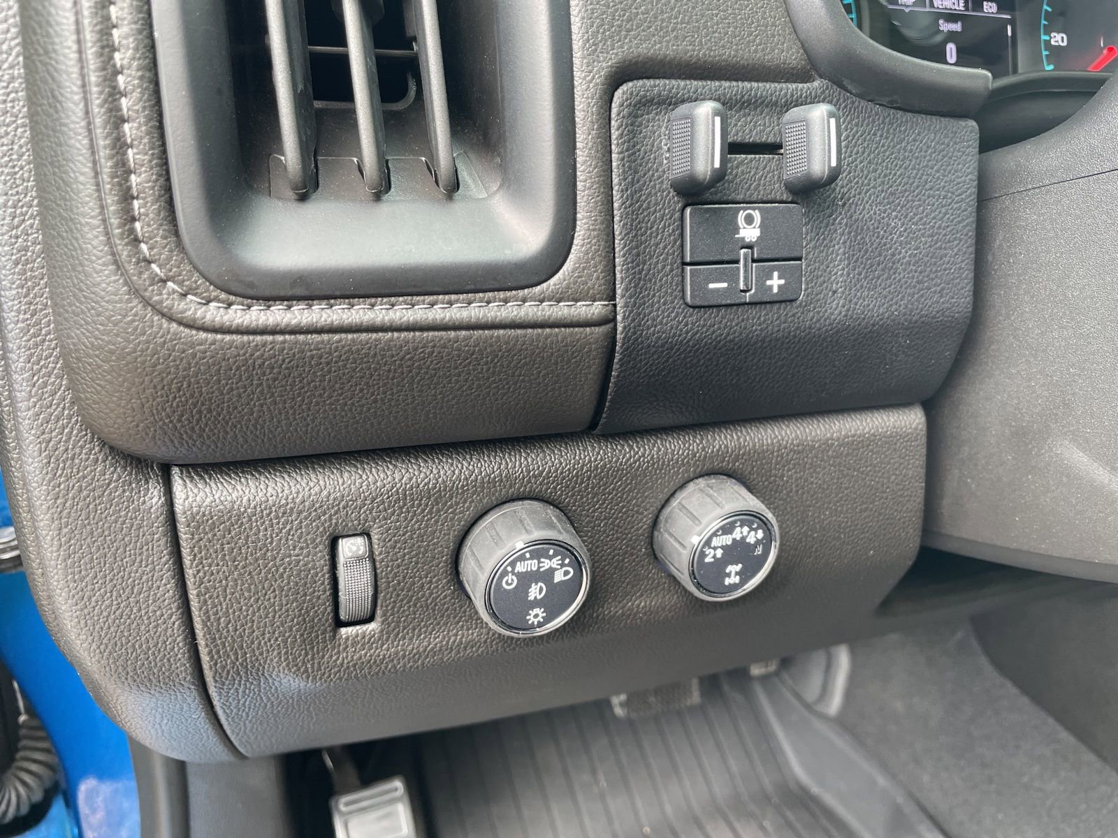 Used 2022 GMC Canyon Elevation w/ Elevation Premium Package image 21