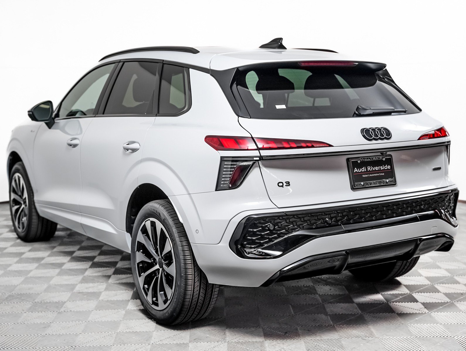 New 2026 Audi Q3 quattro 2.0T AWD/4WD image 2