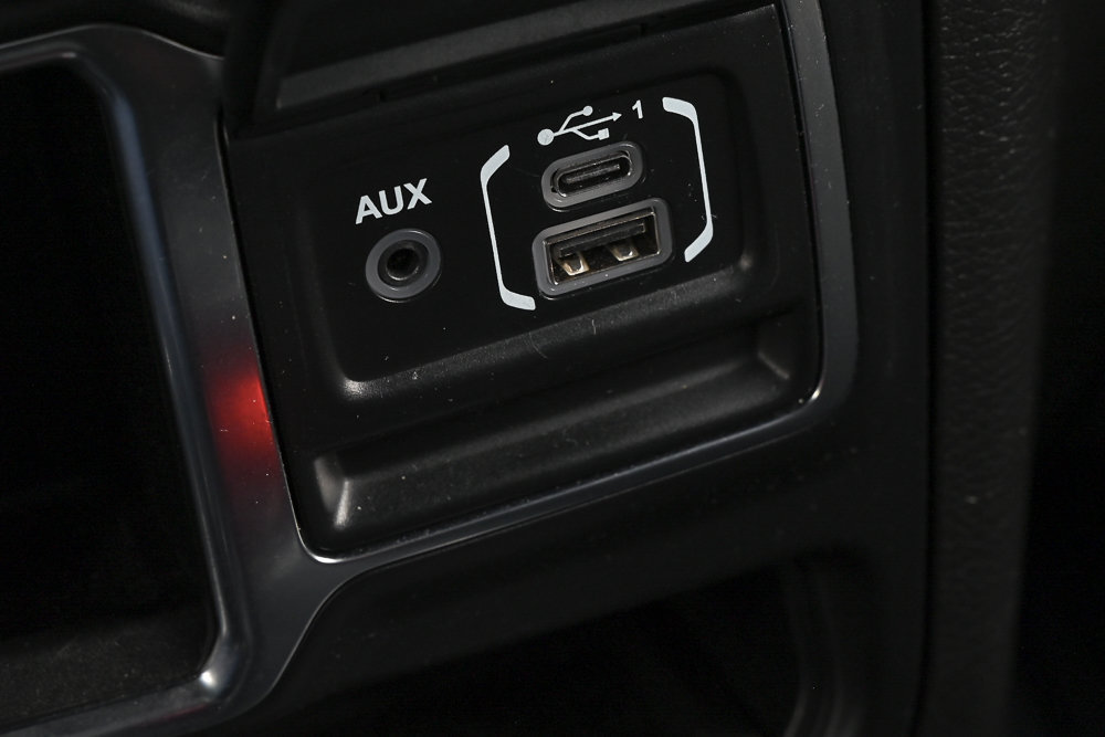Used 2020 Jeep Wrangler Sport AWD/4WD image 32