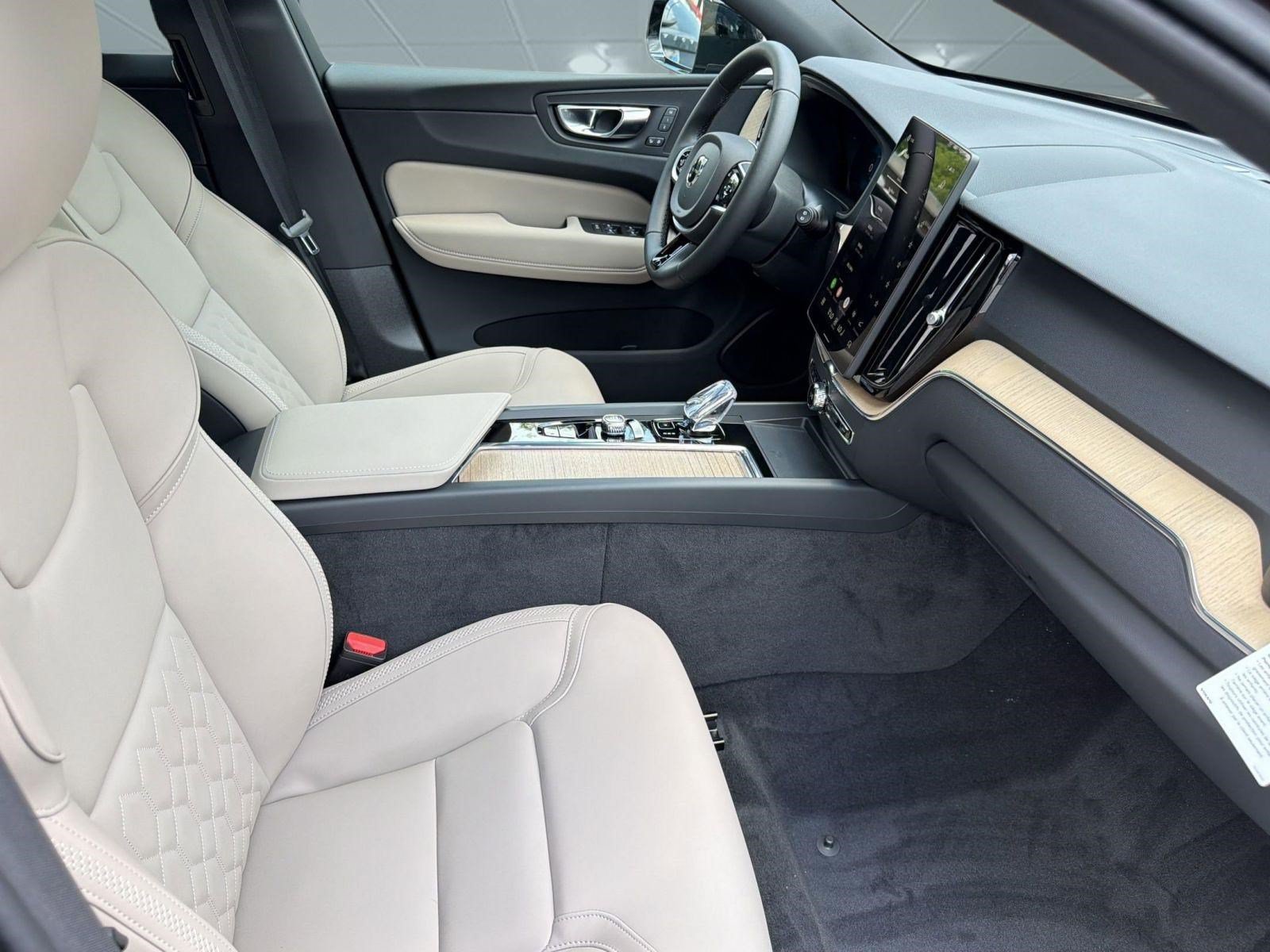 New 2026 Volvo XC60 B5 Plus w/ Climate Package AWD/4WD image 29