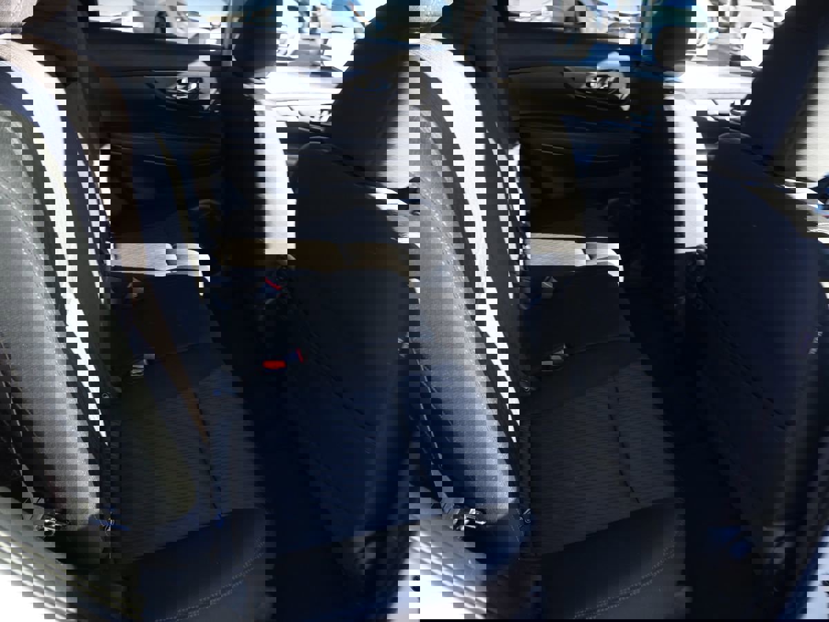 Used 2019 Nissan Rogue SV image 24