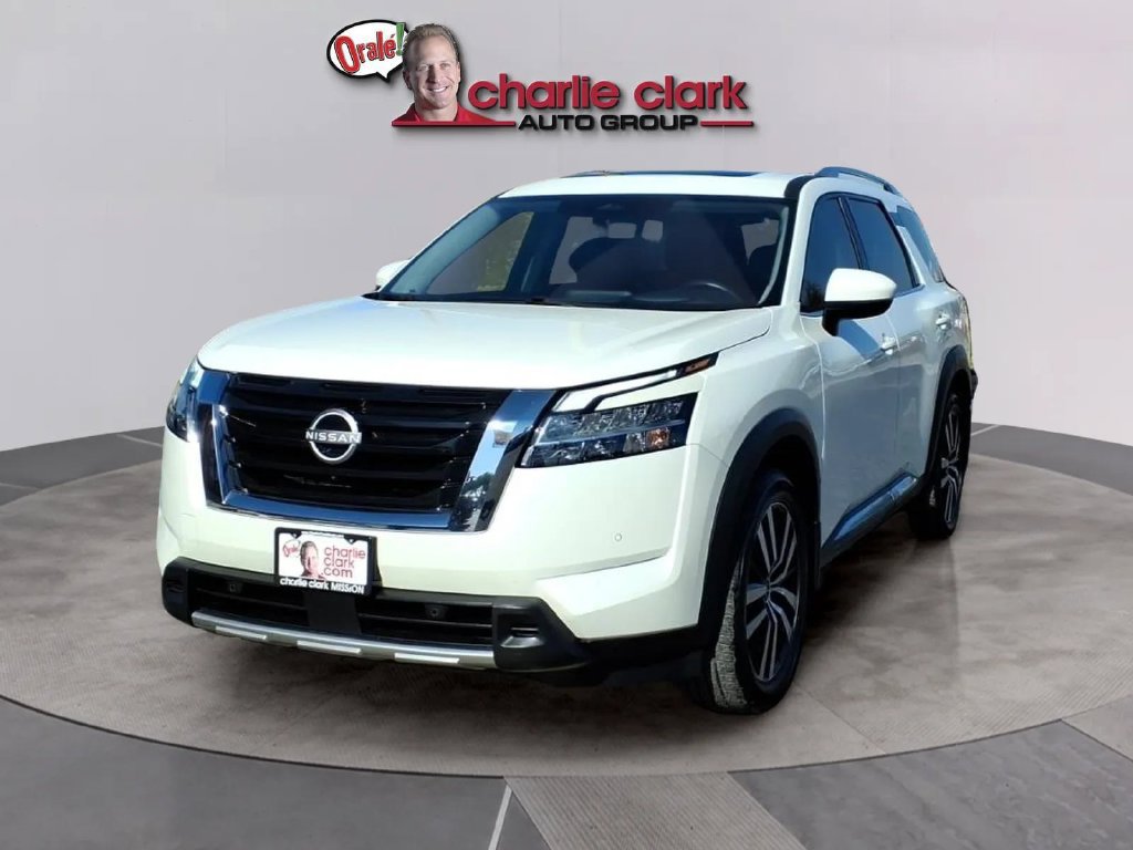 Used 2023 Nissan Pathfinder Platinum FWD image 1
