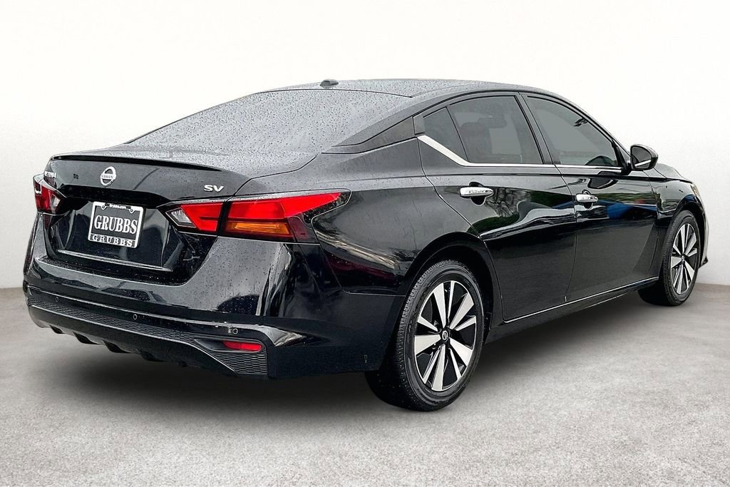 Used 2022 Nissan Altima 2.5 SV image 2