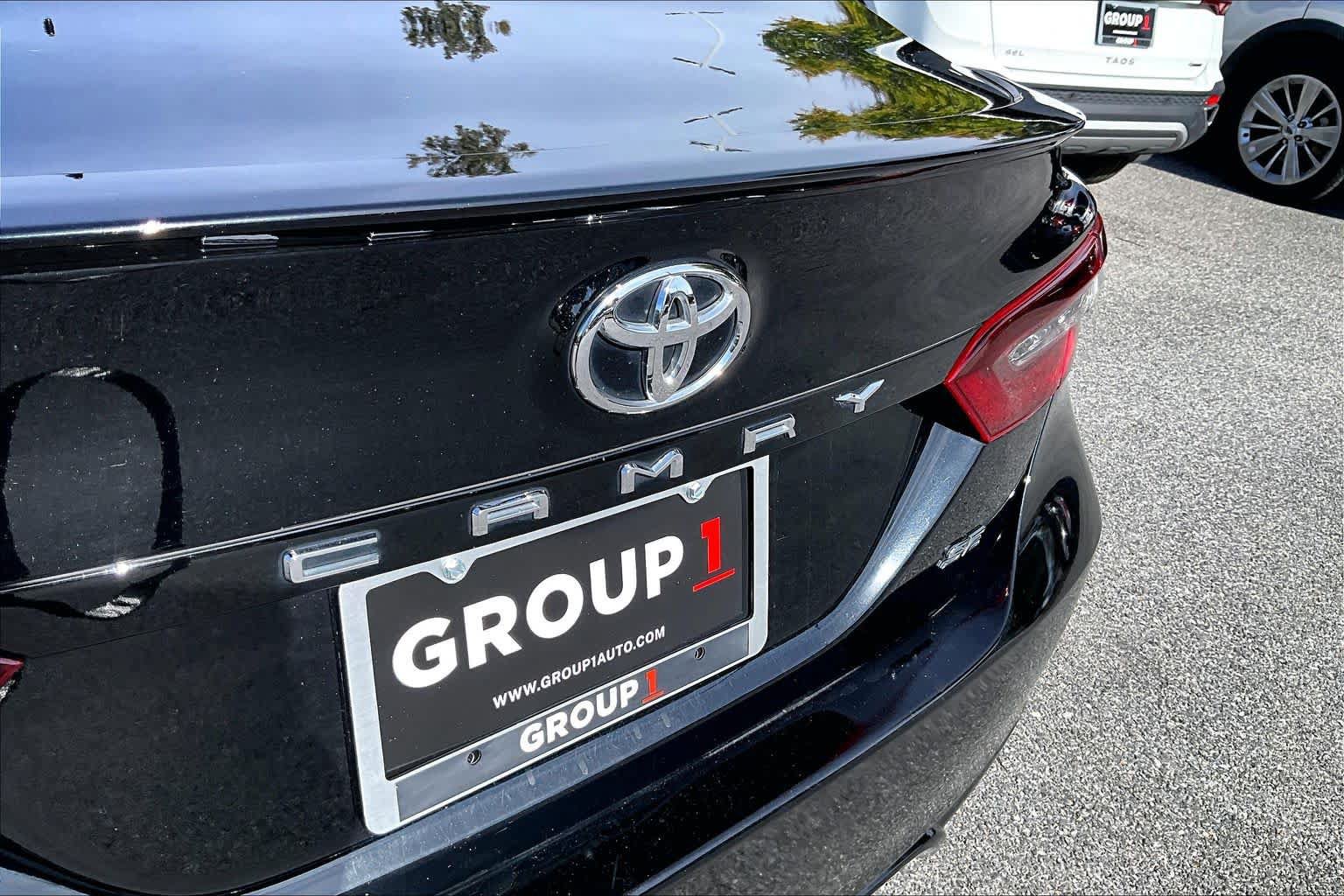 Used 2021 Toyota Camry SE w/ Cold Weather Package FWD image 30