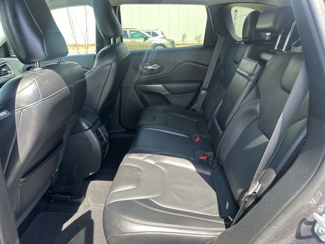 Used 2019 Jeep Cherokee Limited image 27