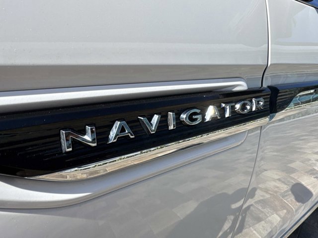 Used 2024 Lincoln Navigator L Black Label image 8