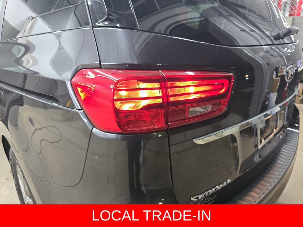 Used 2019 Kia Sedona LX image 35