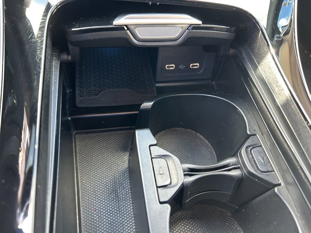 Used 2025 Mercedes-Benz C 300 Sedan image 43
