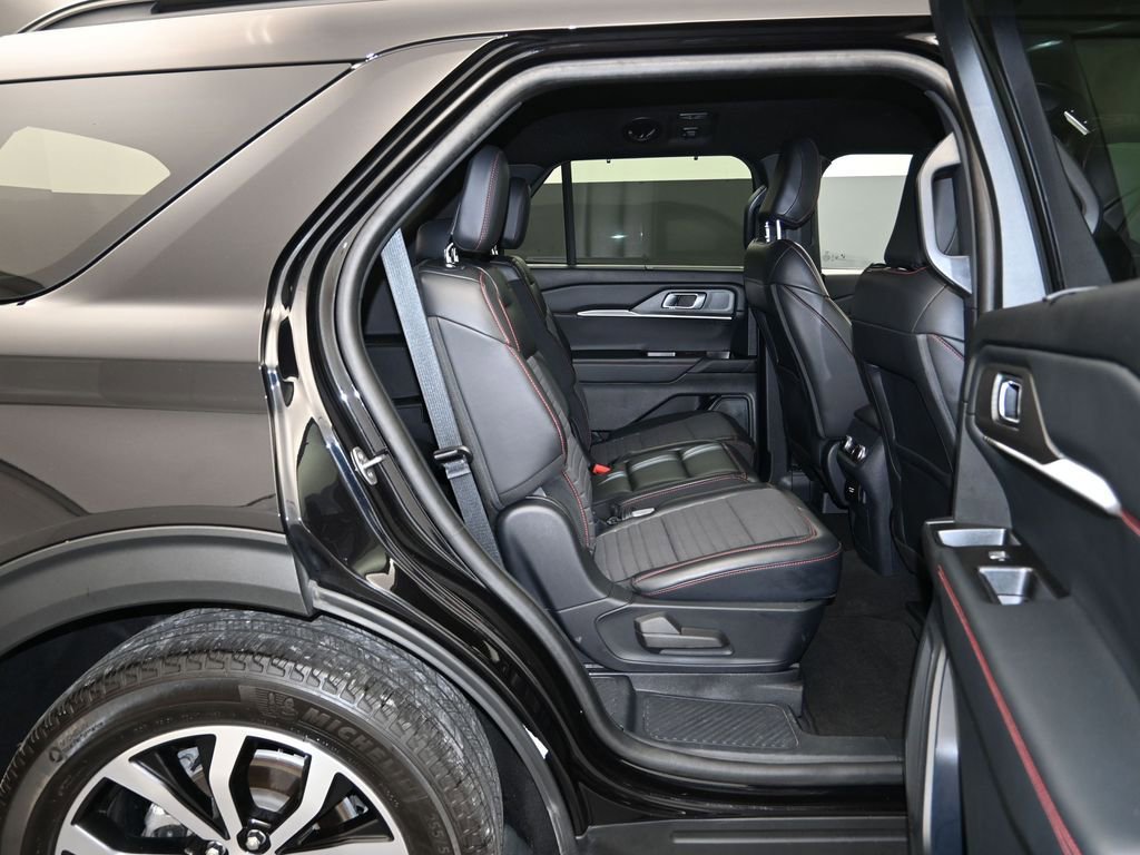 Certified 2025 Ford Explorer ST-Line w/ Premium Package image 27