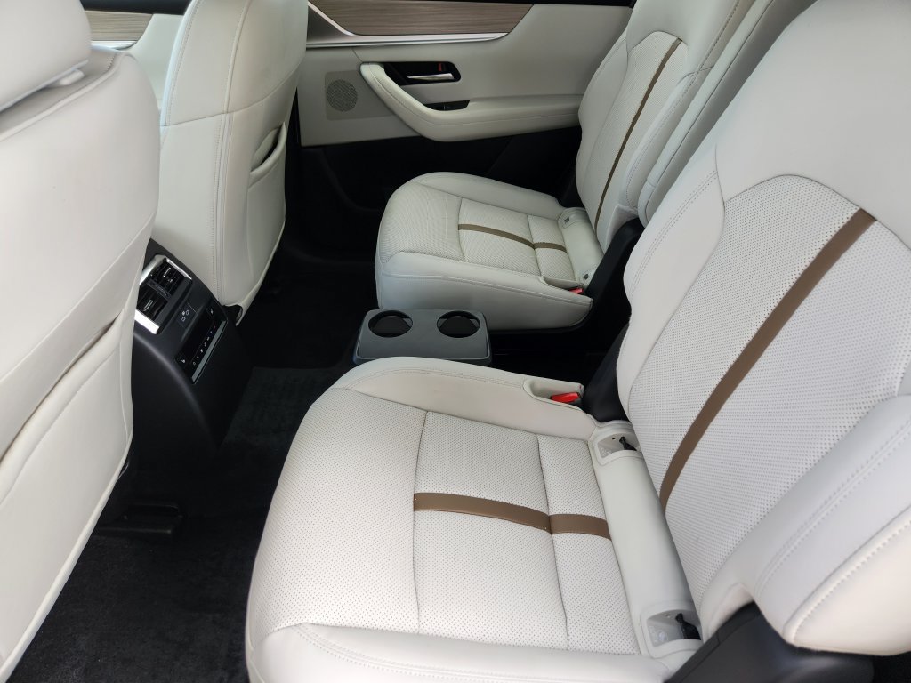 Used 2025 MAZDA CX-90 Plug-In Hybrid w/ Premium Plus AWD/4WD image 18