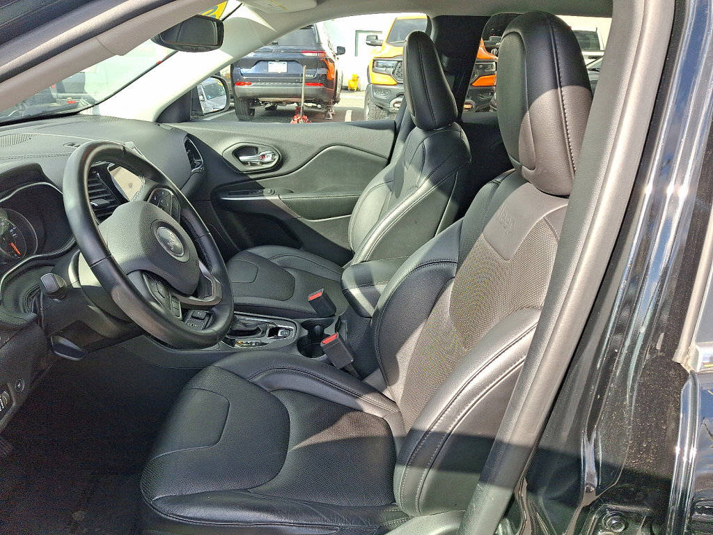 Used 2020 Jeep Cherokee Limited image 23