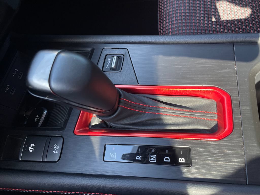 Certified 2025 Nissan Kicks SR FWD image 18