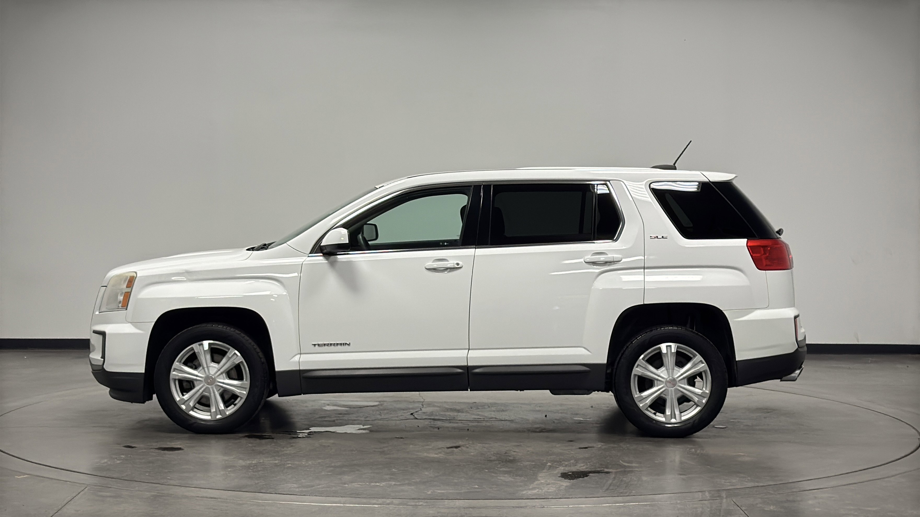 Used 2017 GMC Terrain SLE image 5