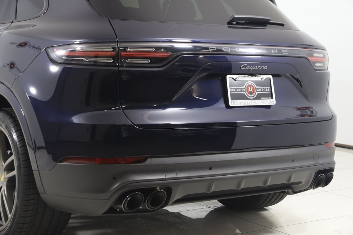 Used 2023 Porsche Cayenne Platinum Edition AWD/4WD image 23