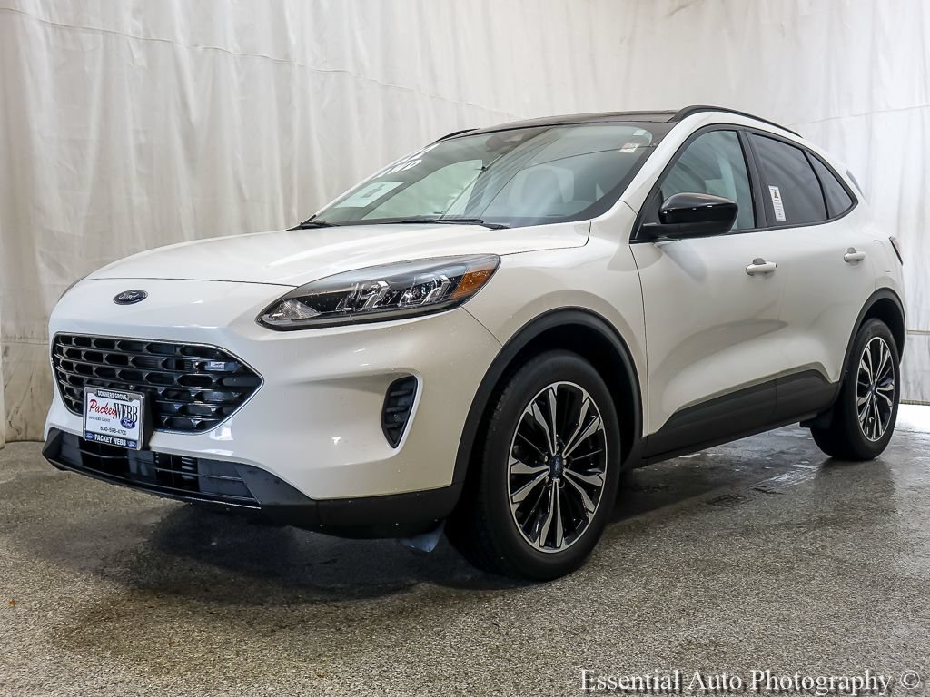 Used 2022 Ford Escape SE w/ SE Sport Appearance Package AWD/4WD image 2