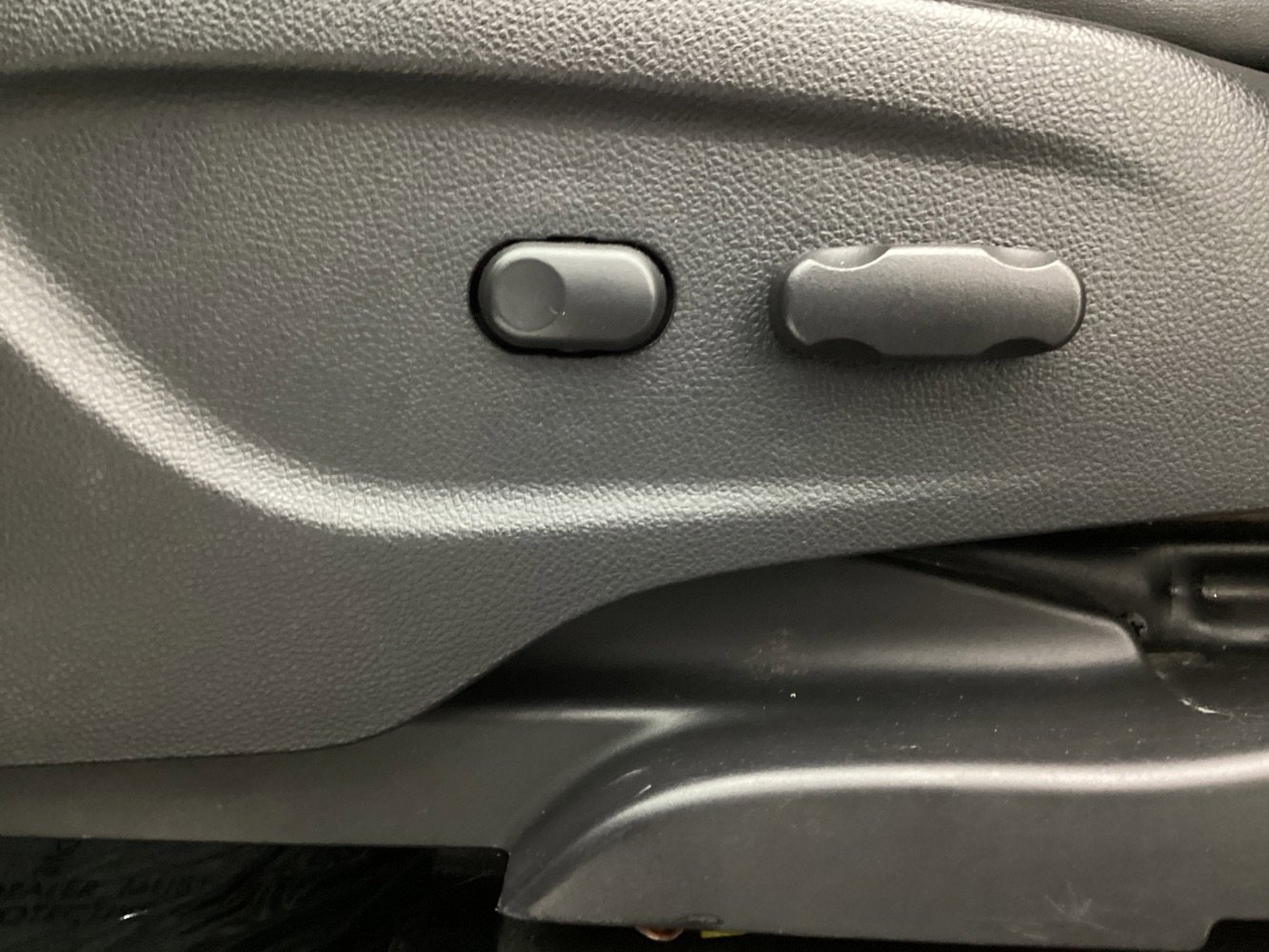 Used 2015 Buick Encore Leather FWD image 39
