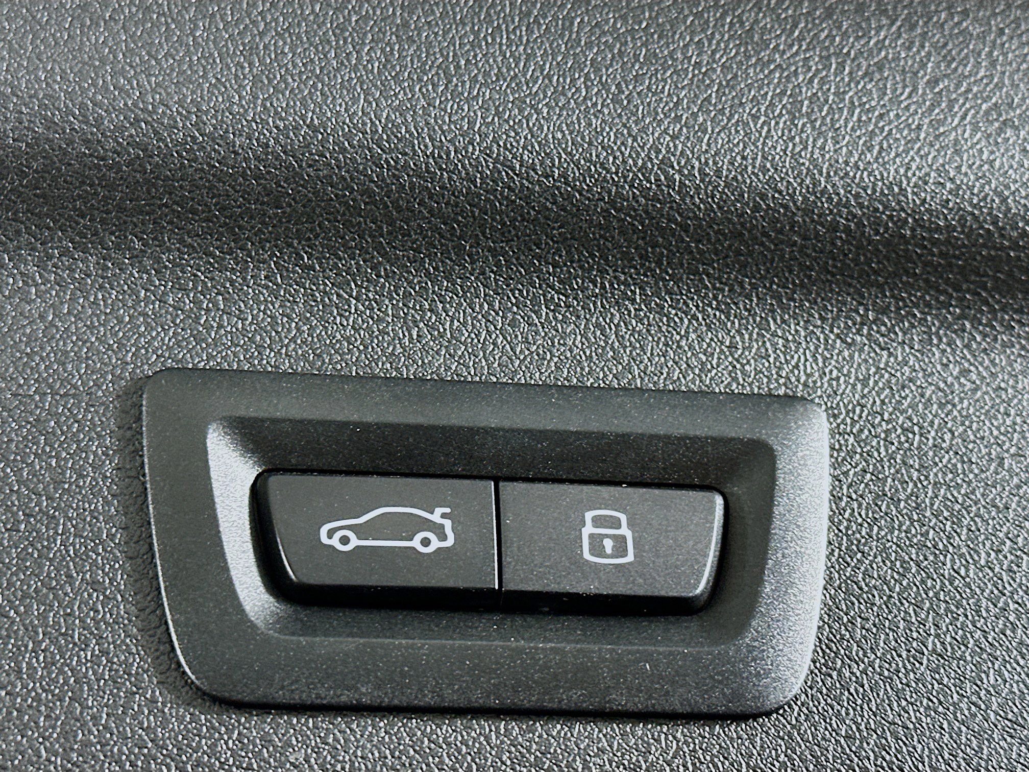 Used 2025 BMW X1 xDrive28i image 30