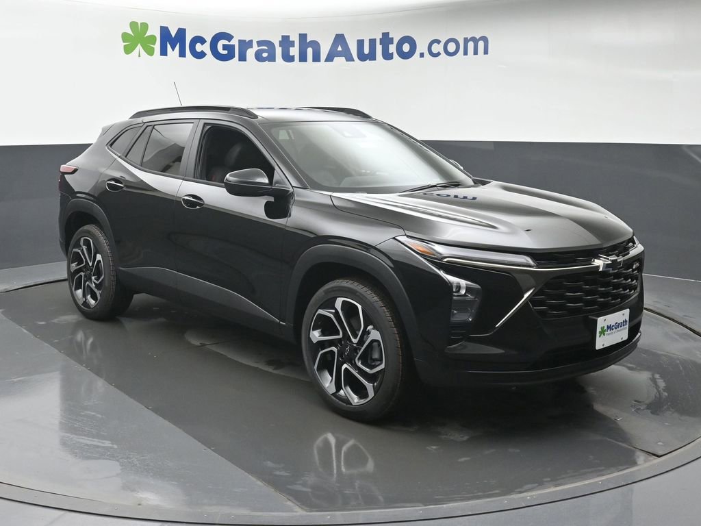 New 2026 Chevrolet Trax RS w/ Driver Confidence Package image 2