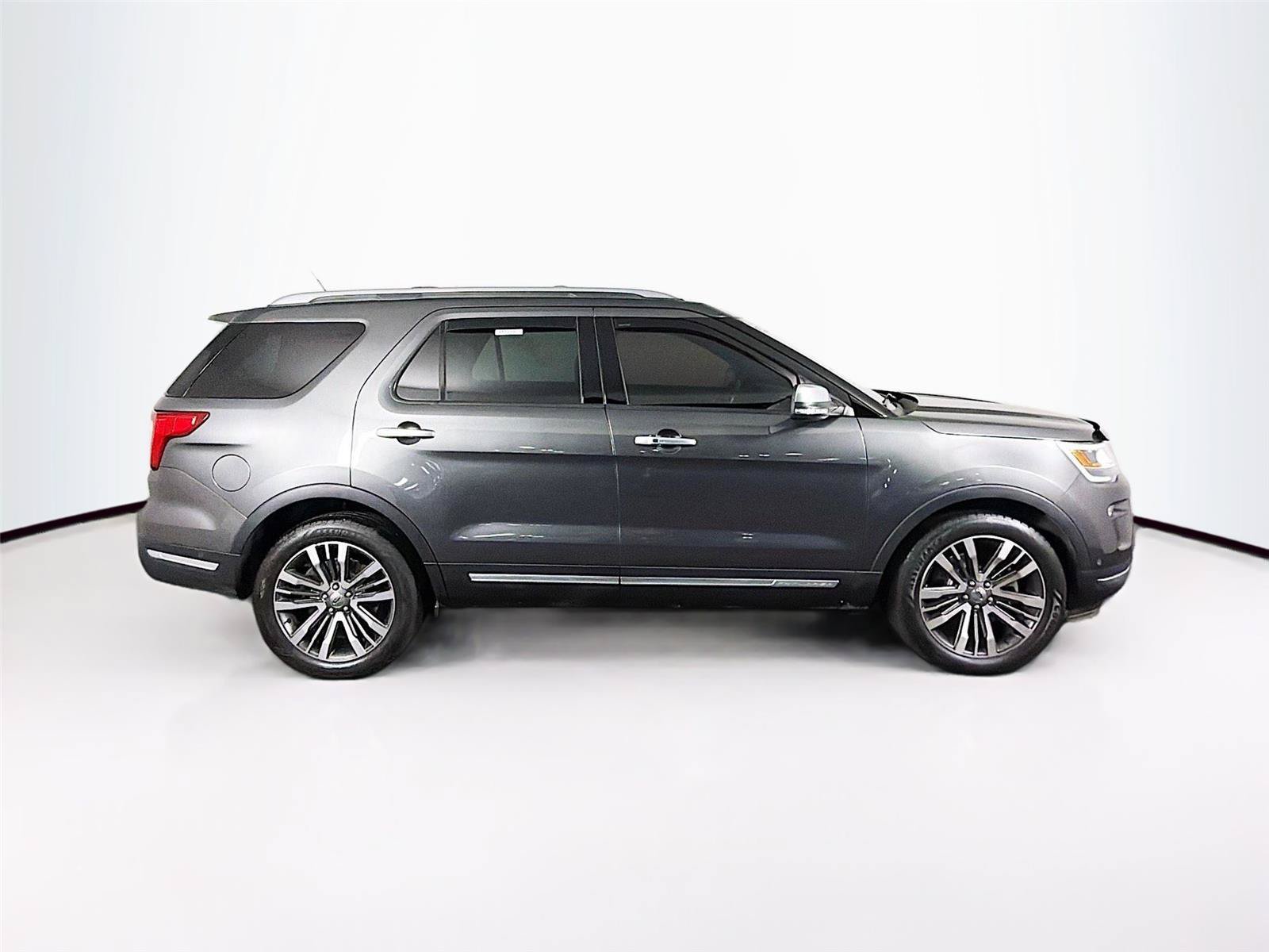 Used 2018 Ford Explorer Platinum AWD/4WD image 12