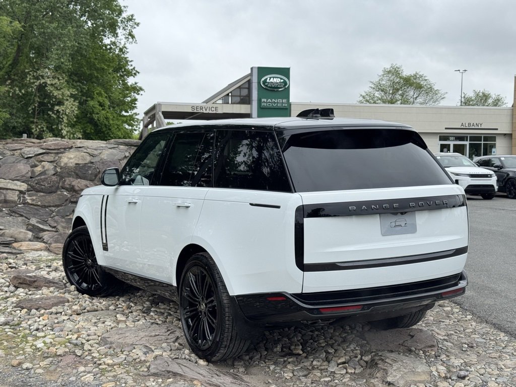 New 2025 Land Rover Range Rover SE image 10