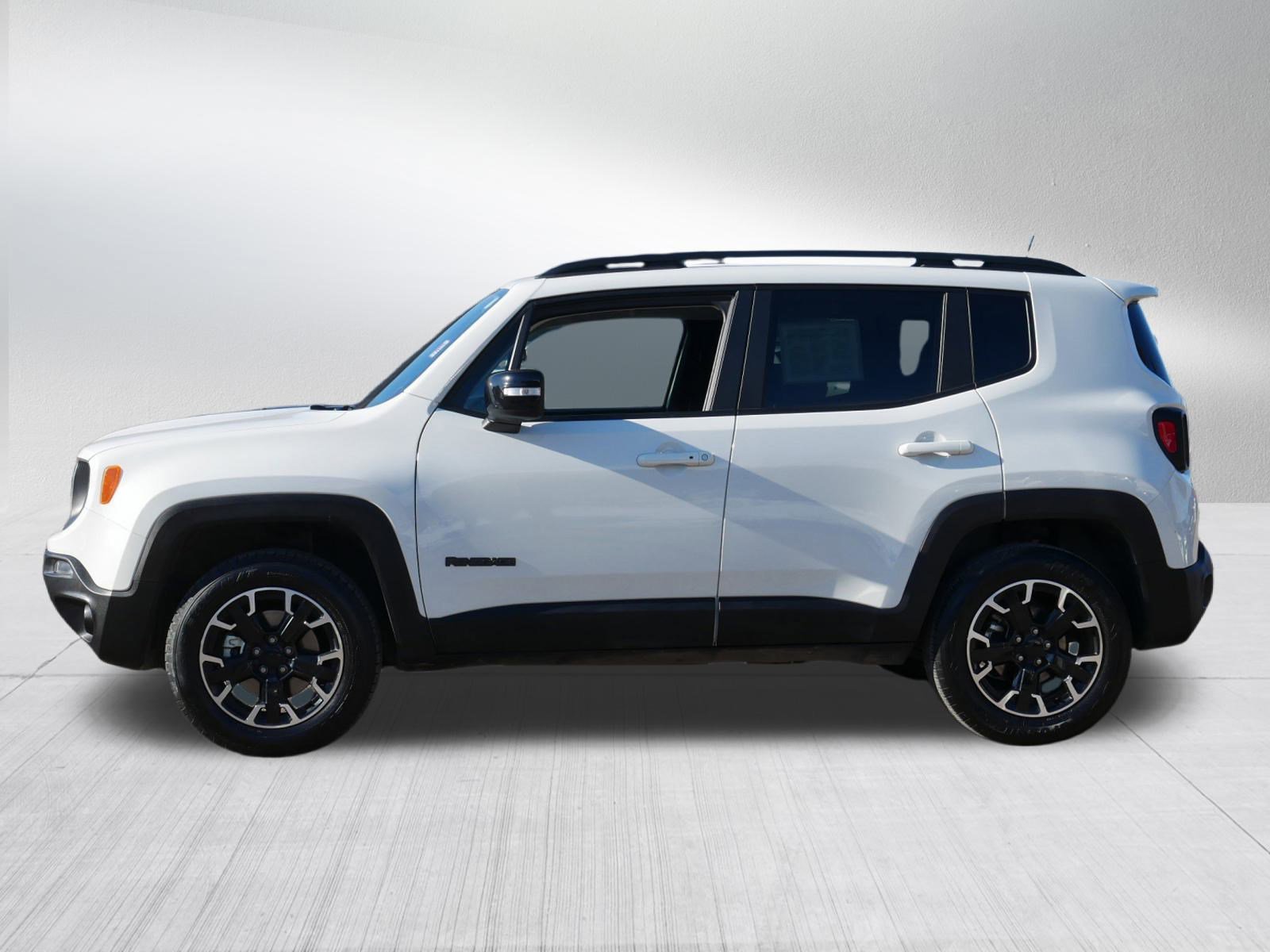 Used 2023 Jeep Renegade Latitude image 4