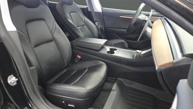 Used 2023 Tesla Model 3 Standard Range image 24