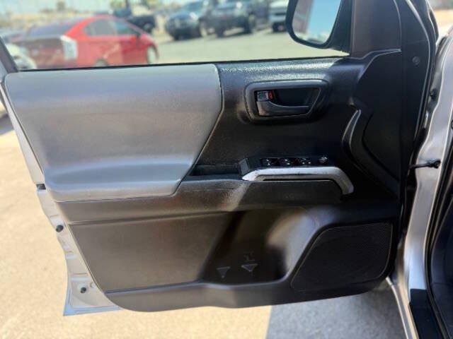 Used 2021 Toyota Tacoma SR5 RWD image 10