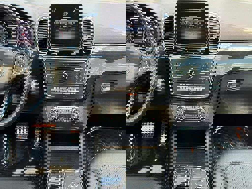 Used 2019 Mercedes-Benz GLE 400 4MATIC image 32