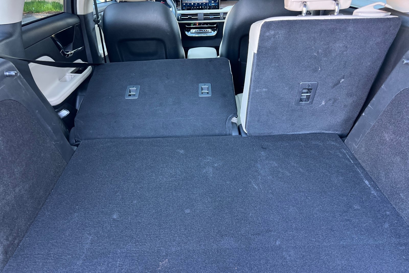 Used 2025 Lincoln Corsair Grand Touring w/ Equipment Group 301A image 15