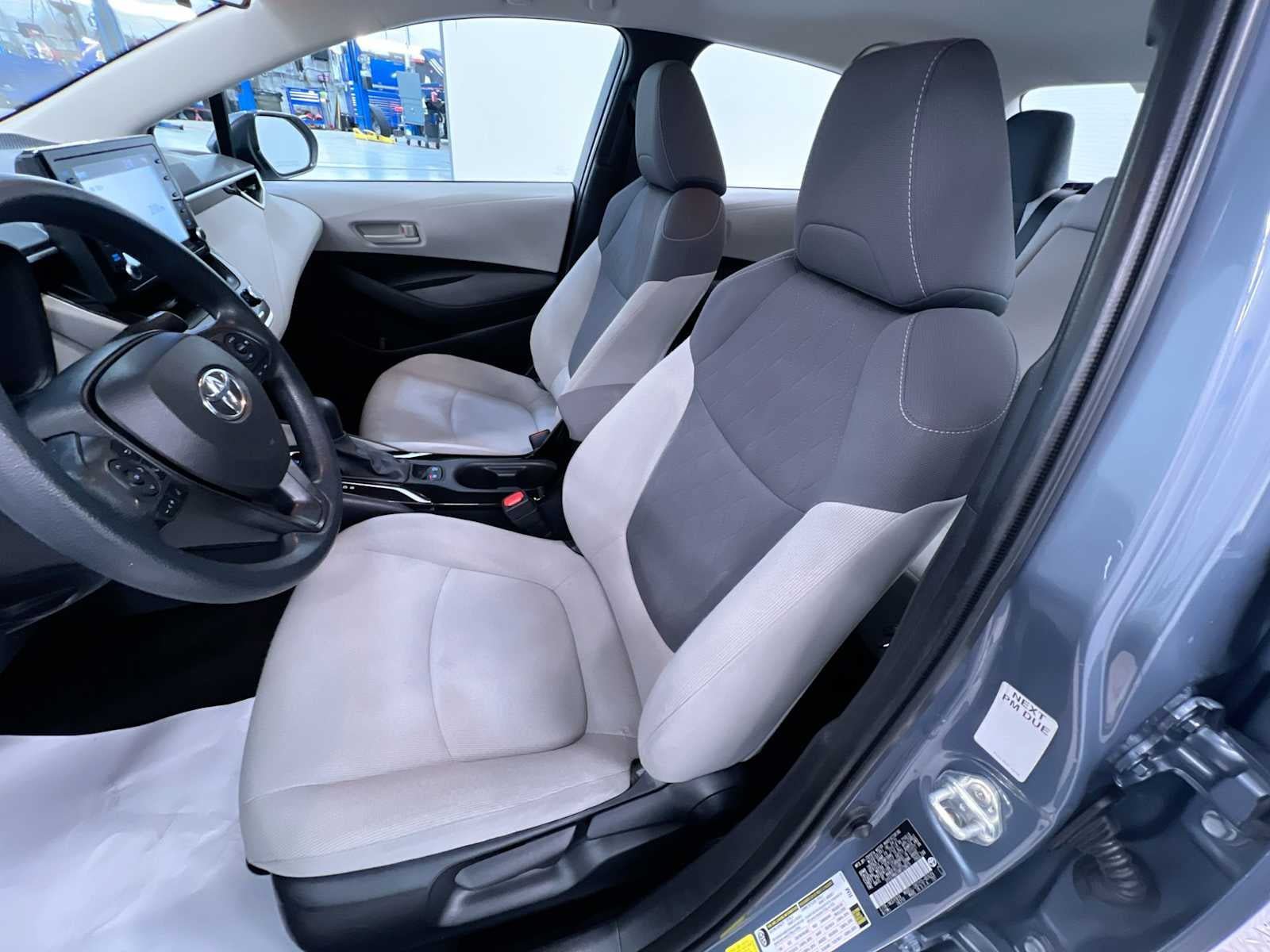 Used 2022 Toyota Corolla LE FWD image 14