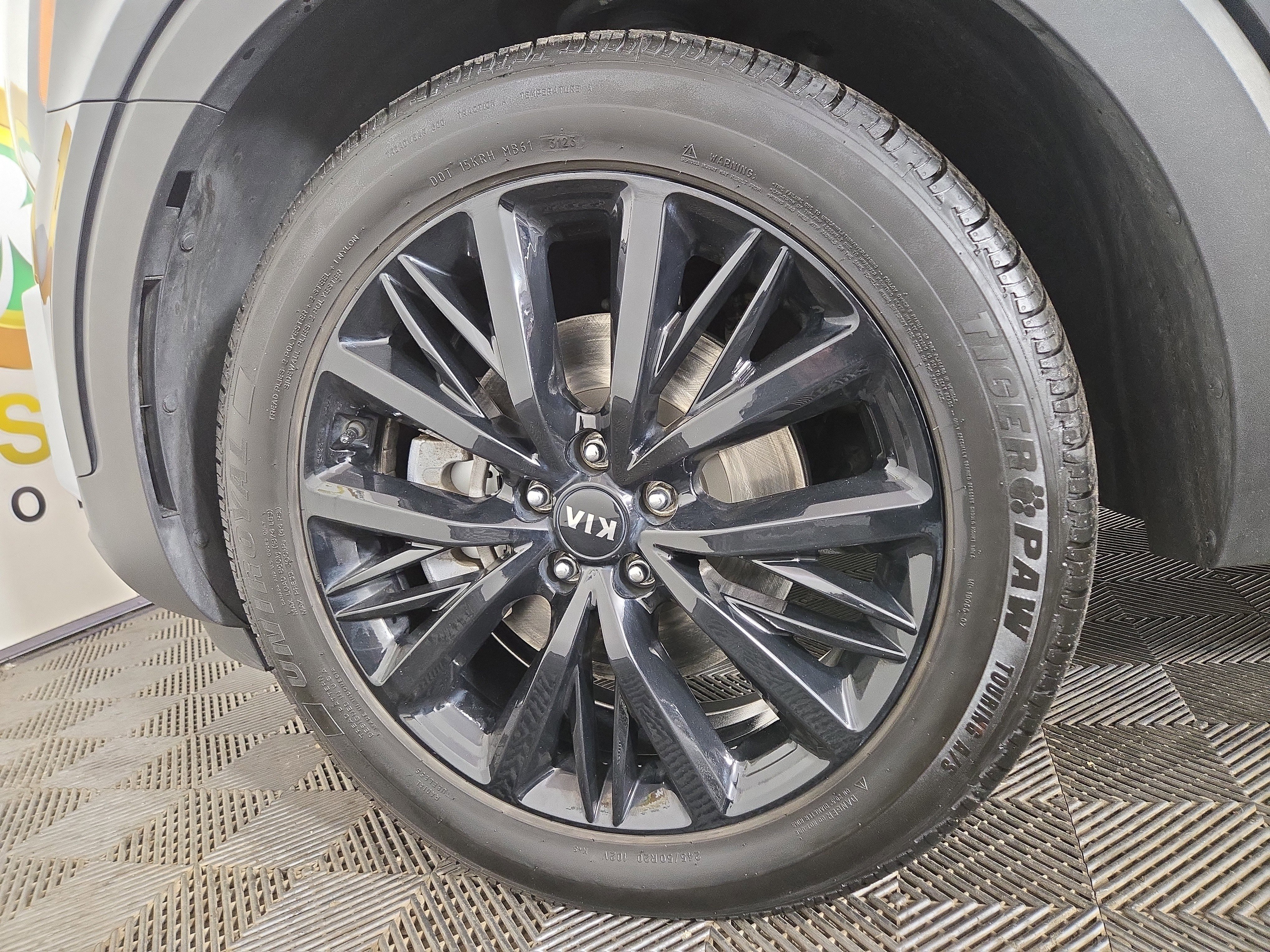 Used 2021 Kia Telluride SX w/ Towing Package image 37