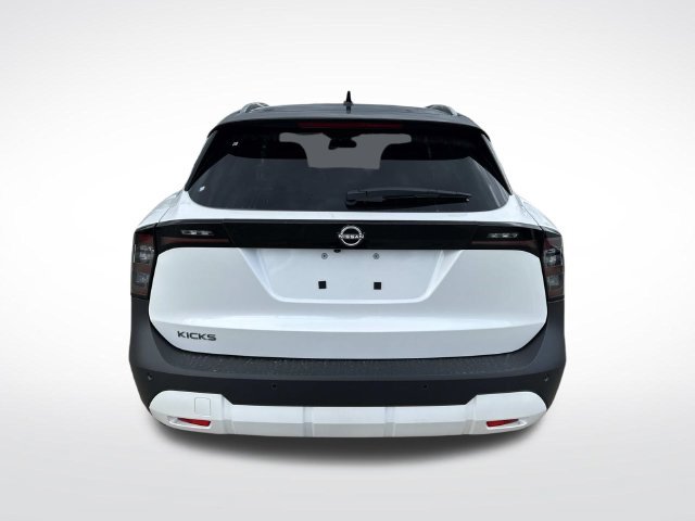 New 2027 Nissan Kicks SR FWD image 8