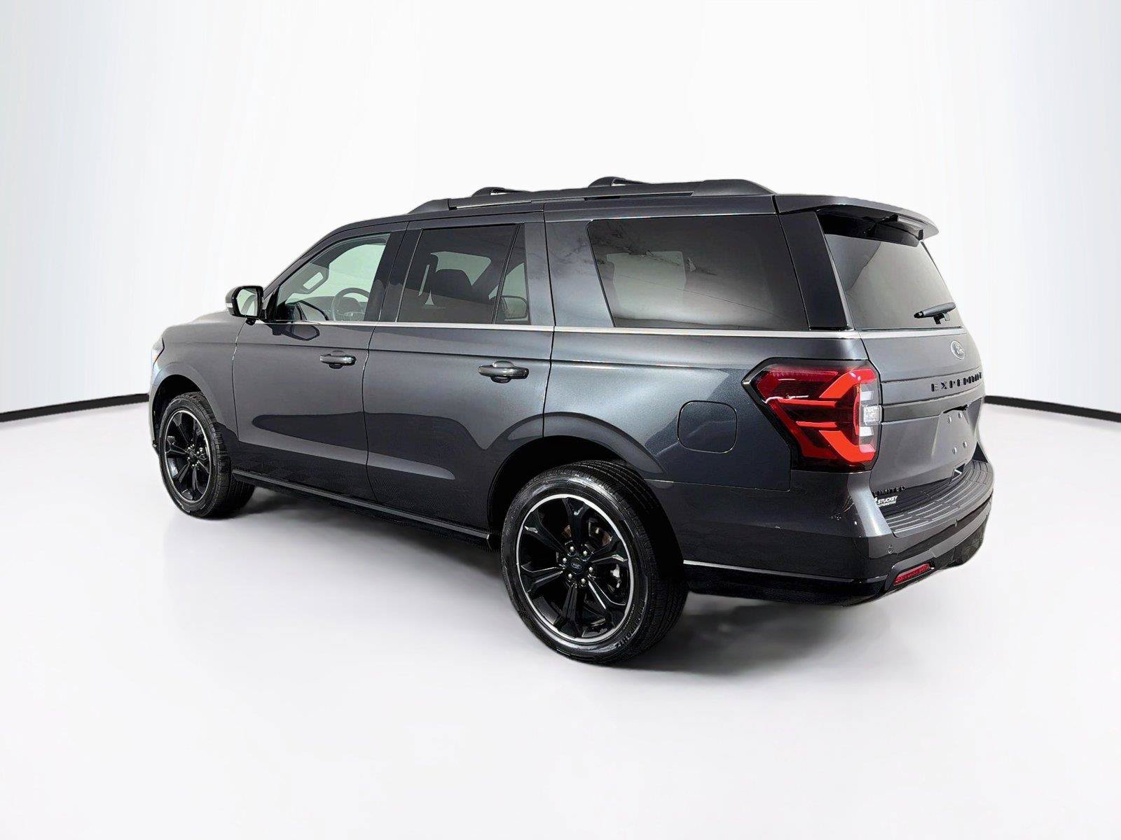 Used 2024 Ford Expedition Limited AWD/4WD image 9