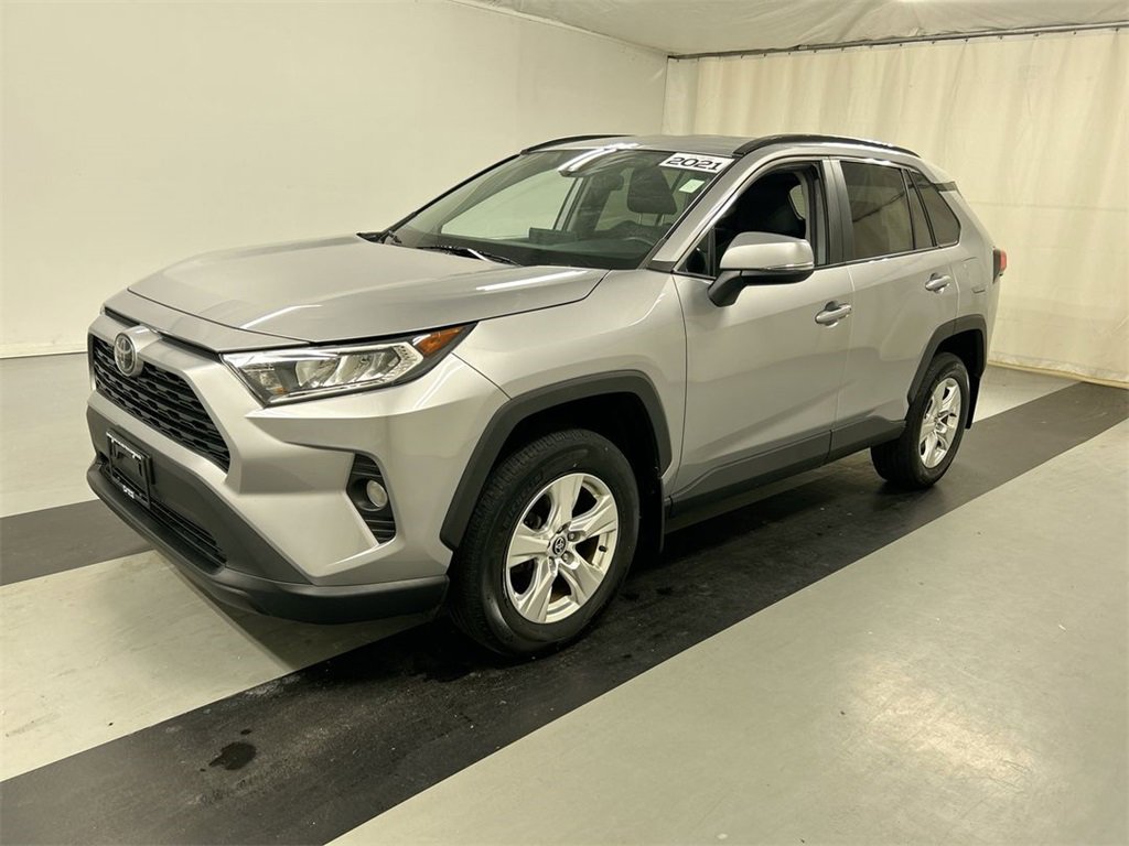 Used 2021 Toyota RAV4 XLE image 5