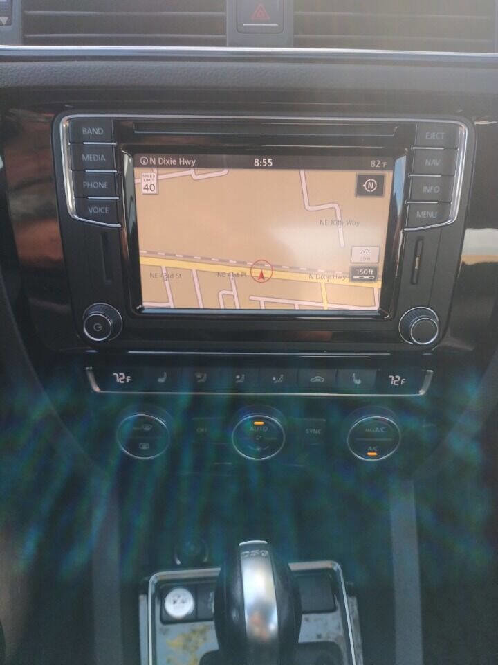 Used 2017 Volkswagen Jetta GLI image 9