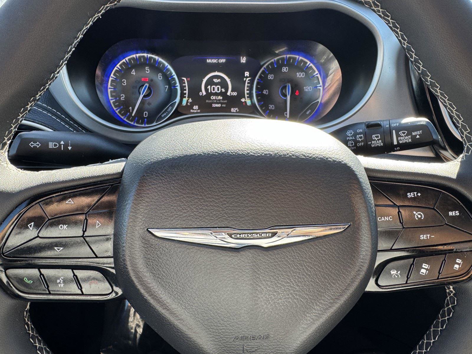 Used 2024 Chrysler Pacifica Touring FWD image 24