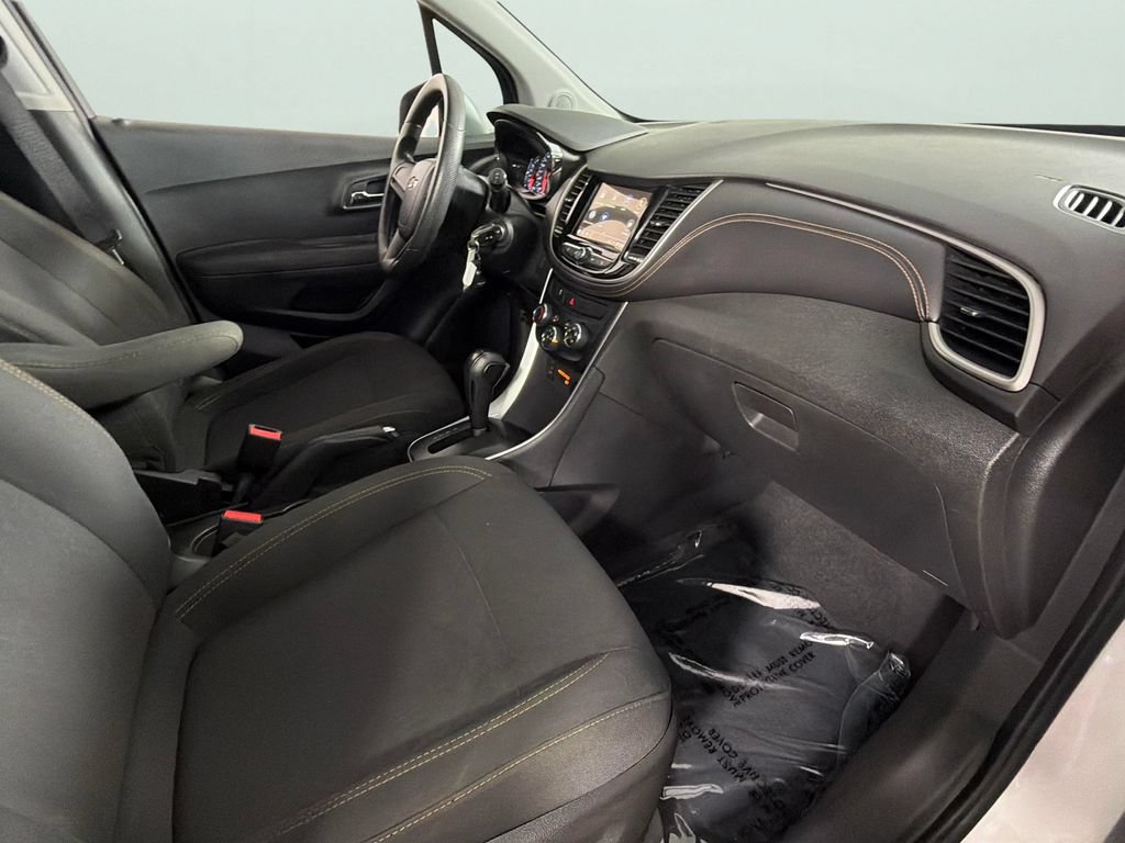 Used 2019 Chevrolet Trax LS FWD image 30