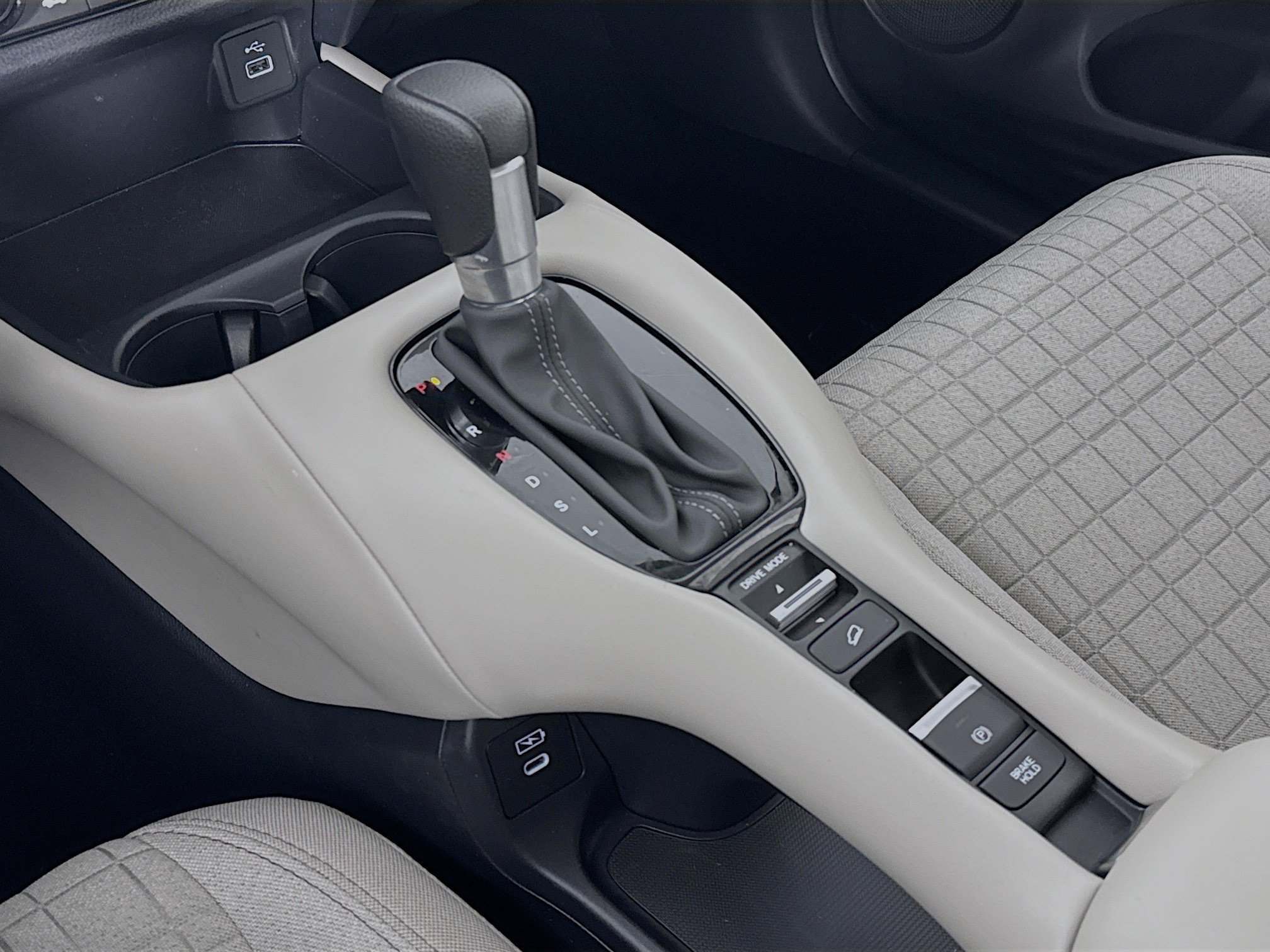 Certified 2025 Honda HR-V LX image 16