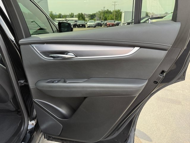 Used 2025 Cadillac XT6 Luxury FWD image 34